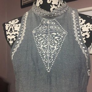 Halter dress: stitch details&keyhole back